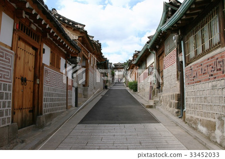 Bukchon Hanok Village, Jongno-gu, Seoul 33452033