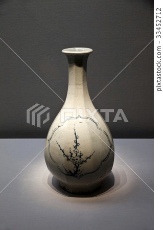 白瓷花瓶(朝鮮時代),韓國國立博物館,龍山區,首爾 白瓷花瓶(朝鮮時代),韓國國立博物館,龍山區,首爾 33452712