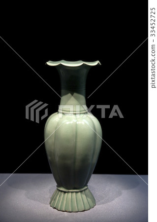 青瓷瓜形瓶(韓國),韓國國立博物館,龍山區,首爾 青瓷瓜形瓶(韓國),韓國國立博物館,龍山區,首爾 33452725