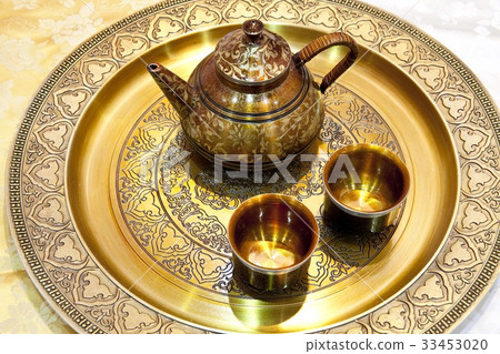 Bronze tea ceremony Bronze tea ceremony 33453020