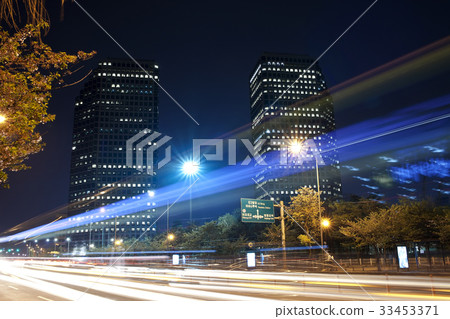 LG Twin Tower, Yeouido, Yeongdeungpo-gu, Seoul 33453371