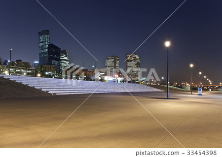 位於首爾永登浦區汝矣島漢江市民公園的LG雙子塔 33454398