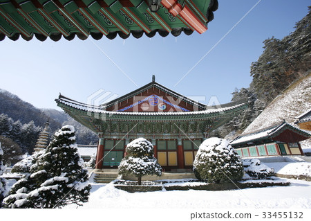 雪,冬天,Woljeongsa寺,Odaesan,平昌郡,江原道 雪,冬天,Woljeongsa寺,Odaesan,平昌郡,江原道 33455132