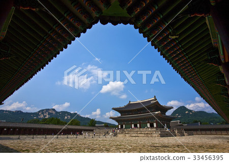 Kunjeongjeon (National Treasure No.223), Gyeongbokgung Palace, Jongno-gu, Seoul Kunjeongjeon (National Treasure No.223), Gyeongbokgung Palace, Jongno-gu, Seoul 33456395