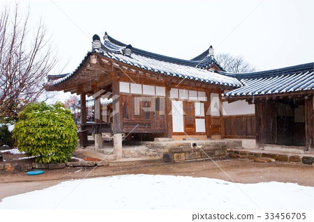 Gyeongju Kyodong Choi的房子，Gyeongbuk慶州市 33456705