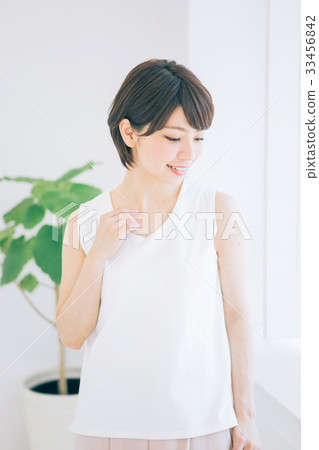 Women's hair style image 33456842