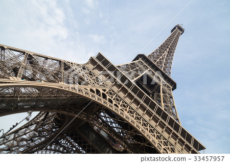 Eiffel tower 33457957