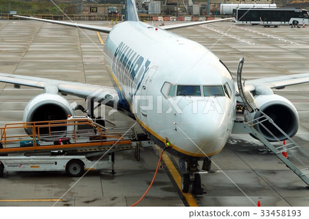 Airplane Boeing 737-800 of Ryanair Airplane Boeing 737-800 of Ryanair 33458193