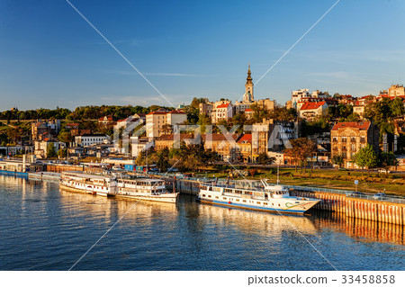 Belgrade from river Sava 33458858