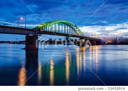 Bridge at night Bridge at night 33458914