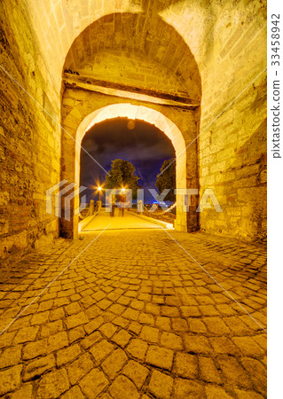 Medieval gate 33458942