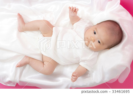 1 month old infants 33461695