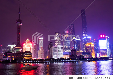 Night view of Shanghai, financial district, night of the Bund Night view of Shanghai, financial district, night of the Bund 33462335