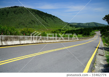 台灣 風景 山景 山路 道路 陽明山 台北 植物 樹 天空 藍天 雲彩 彎曲山路 戶外活動 休閒活動 33462774