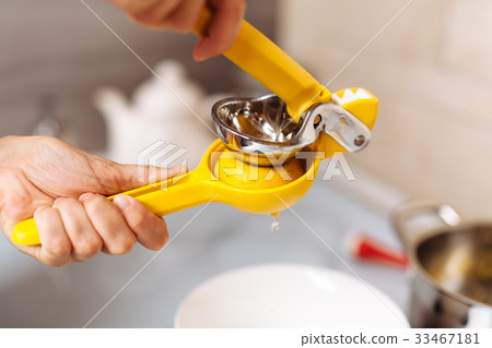 making custard on home kitchen 33467181