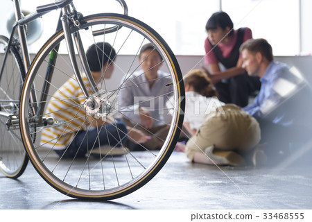 Multinational creative meeting scene Multinational creative meeting scene 33468555