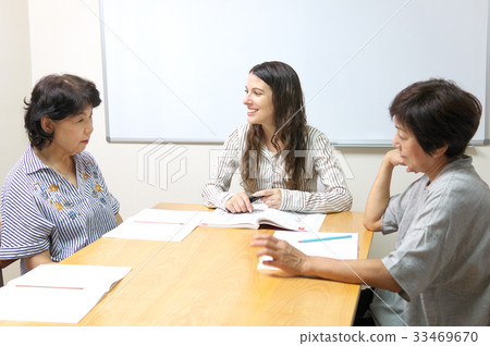 Senior English Conversation Class Senior English Conversation Class 33469670