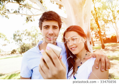 Young couple in the park 33470856