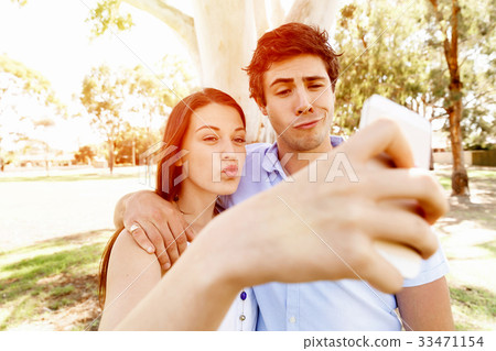 Young couple in the park 33471154