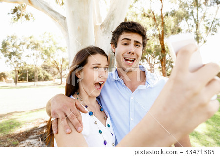 Young couple in the park 33471385