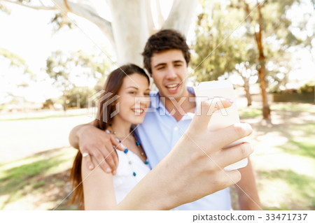 Young couple in the park 33471737