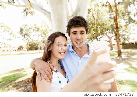 Young couple in the park 33471738