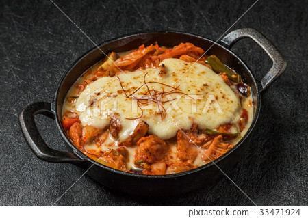 韓國料理Takkarubi Dak galbi（韓式雞肉烤菜） 33471924