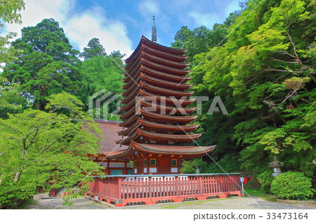 深綠色南山神社的十個三重塔 33473164