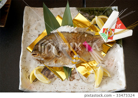 [Medetai (sea bream)] Celebratory dishes, ceremonial occasions, New Year dishes, beginning of eating 33473324