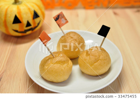 Halloween party Petit cream puff 33475455