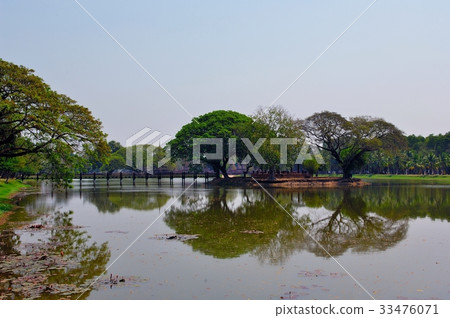 世界遺產，素可泰王朝，素可泰佛，在內戰中破壞的寺廟@廢墟公園，素可泰，泰國 33476071