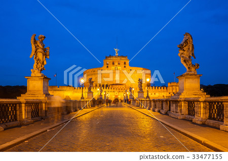 Castel Sant` Angelo, Rome, Italy, in twilight Castel Sant` Angelo, Rome, Italy, in twilight 33477155