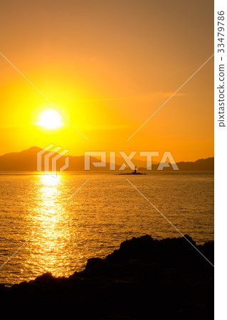 Sunset in the Seto Inland Sea Sunset in the Seto Inland Sea 33479786