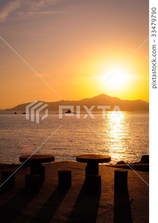 Sunset in the Seto Inland Sea Sunset in the Seto Inland Sea 33479790