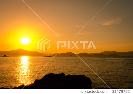 Sunset in the Seto Inland Sea 33479793