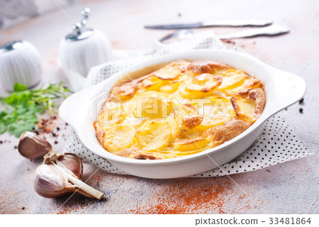 gratin from potato 33481864