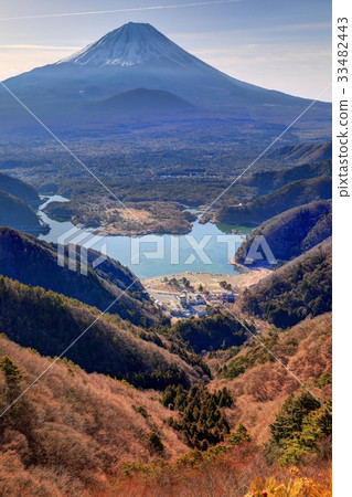 從Shojin Pass附近看富士山和Shojin湖 33482443