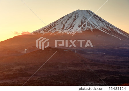 從在湖Shoji全景立場看見的黎明的富士山 33483124