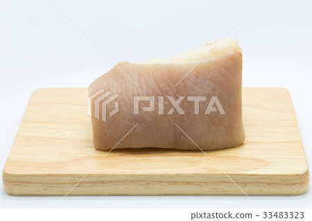 Boiled skin pork on wooden board 33483323