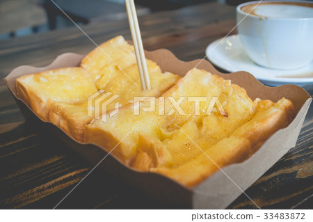Toast bread with sweetened condensed milk Toast bread with sweetened condensed milk 33483872