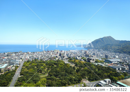 Beppu都市風景和Takasakiyama從Beacon廣場天文台 Beppu都市風景和Takasakiyama從Beacon廣場天文台 33486322