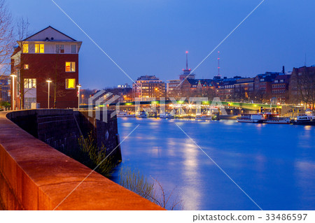 Bremen. Embankment Schliachte. Bremen. Embankment Schliachte. 33486597
