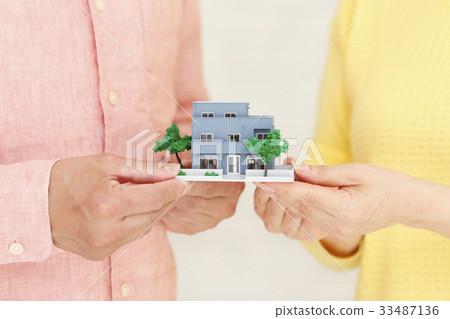 房地產中間夫婦 房地產中間夫婦 33487136