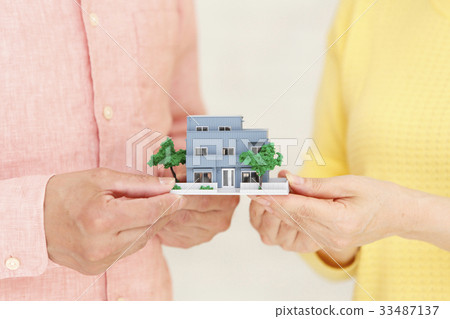 房地產中間夫婦 33487137