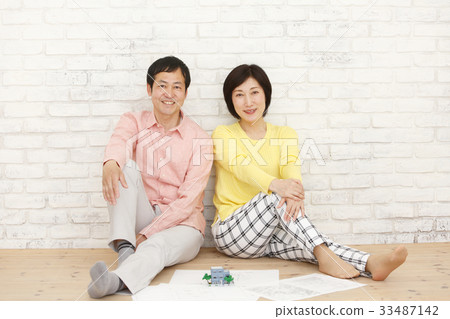 房地產中間夫婦 33487142