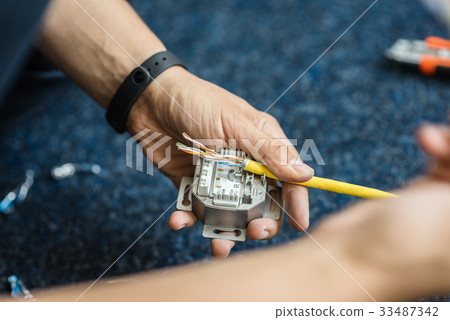 Specialist connect network cable with RJ45 sockets 33487342