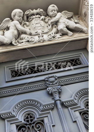 Facade of a French mansion Facade of a French mansion 33488659