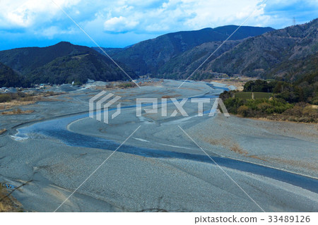 Scenery along the Oigawa Railroad Scenery along the Oigawa Railroad 33489126