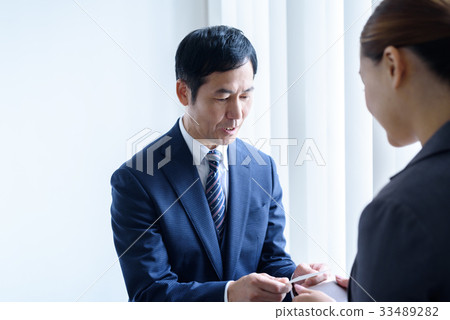 Business card exchange Business card exchange 33489282