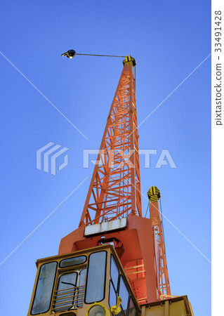 Harbous crane seen from below Harbous crane seen from below 33491428